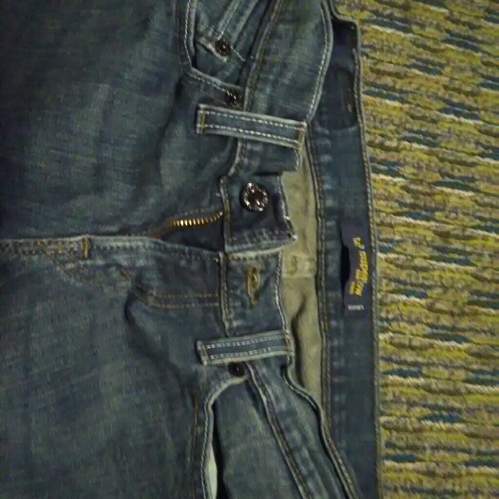 Levi's - Picture 3 of 3